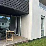 Lekker For 8 Pa Holmen-kilsund Sjofront