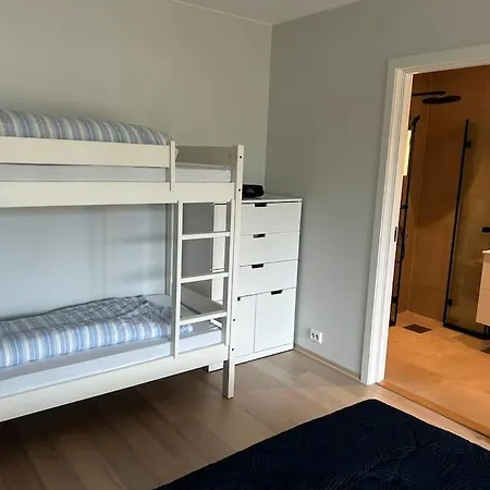 Lekker For 8 Pa Holmen-kilsund Sjofront * آرندال