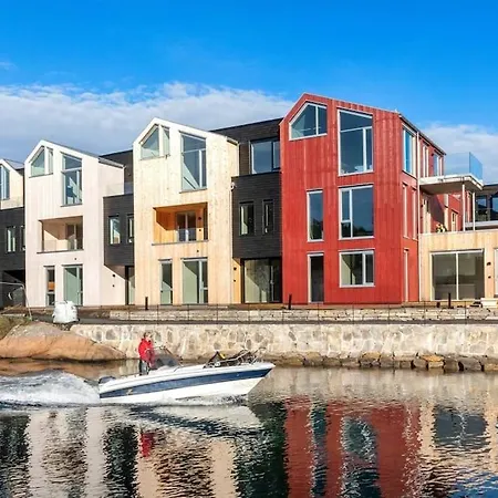 Lekker For 8 Pa Holmen-kilsund Sjofront * Arendal