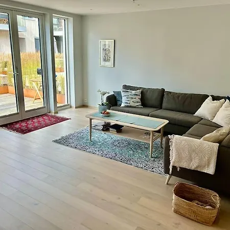 Lekker For 8 Pa Holmen-kilsund Sjofront آرندال