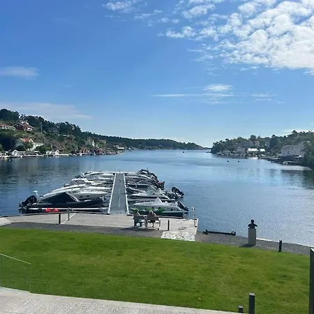 Lekker For 8 Pa Holmen-kilsund Sjofront