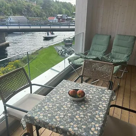 Lekker For 8 Pa Holmen-kilsund Sjofront Арендаль
